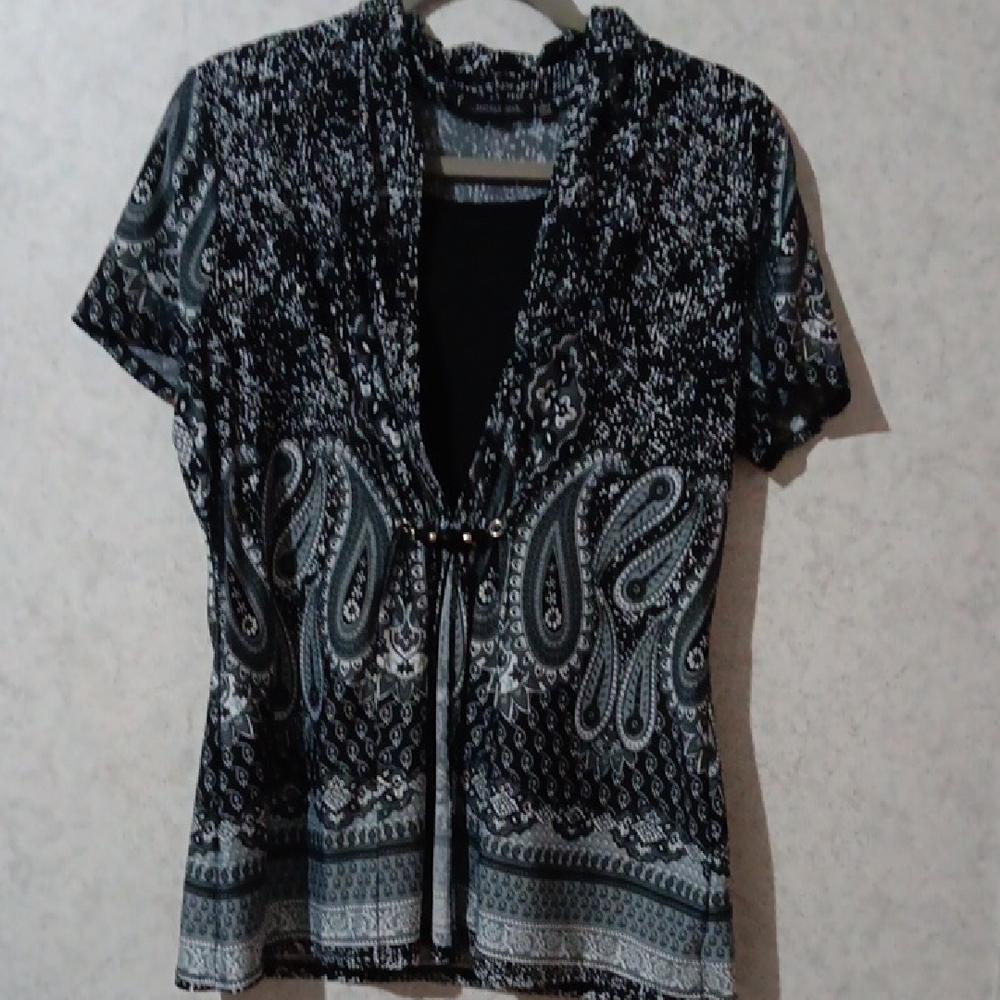 Notations Black and White Tie Front Fitted Blouse